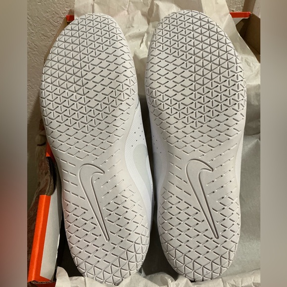 Nike Women’s Sideline IV CHEER Shoes Size 9 NEW - Picture 4 of 5